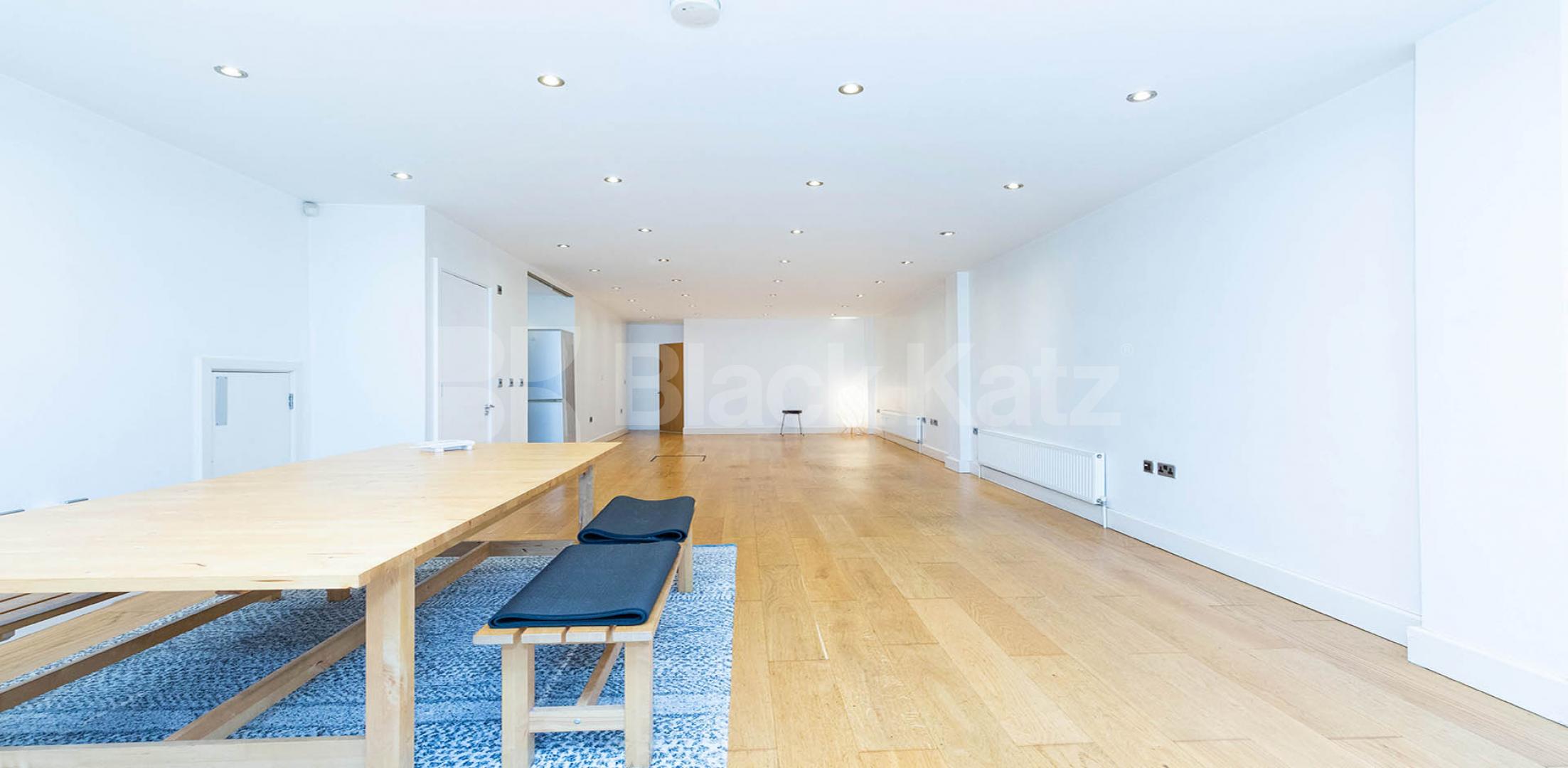 			2 Bedroom, 1 bath, 1 reception Apartment			 Bethnal Green Road, BETHNAL GREEN /HACKNEY